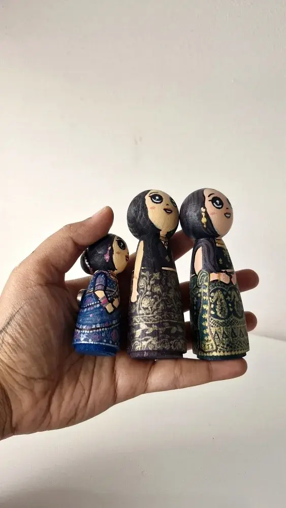 What Are Wooden Peg Dolls? The Complete Guide to Custom Miniature Keepsakes - photo 1