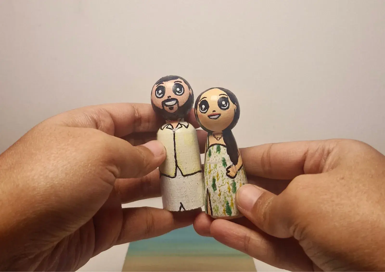 Wooden Peg Dolls vs. 3D & Acrylic Miniatures: Which Personalised Keepsake Lasts? - photo 1